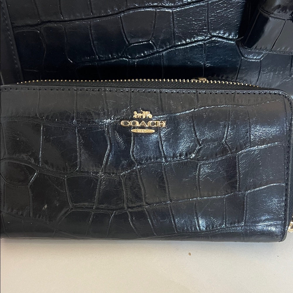 Coach Black Croc-Embossed Satchel and Wallet - Picture 3 of 6